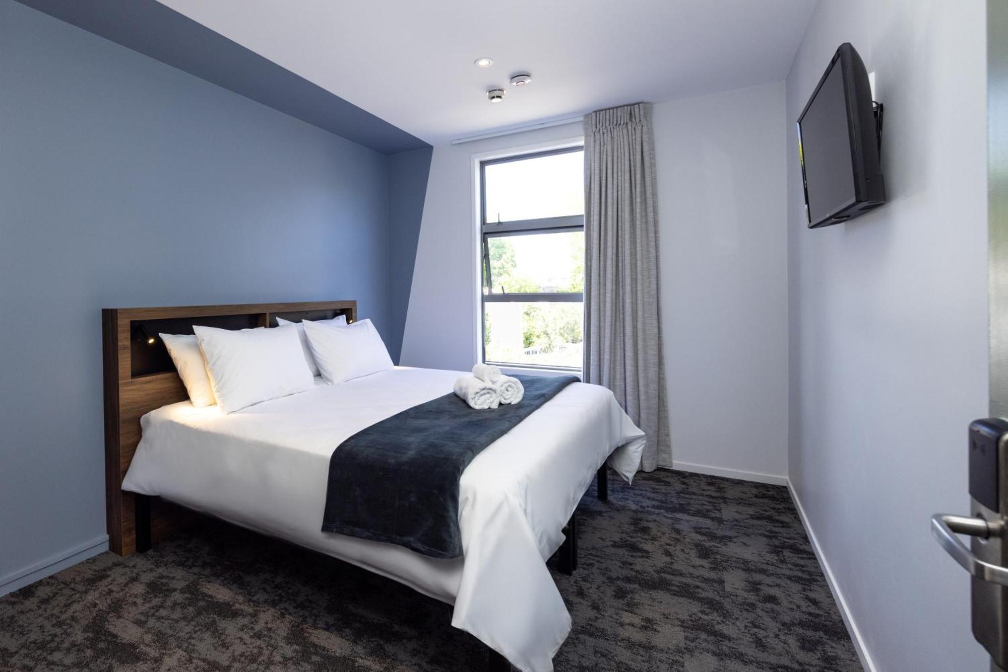 Haka House Rotorua Hostel Exterior photo A bedroom at the hotel