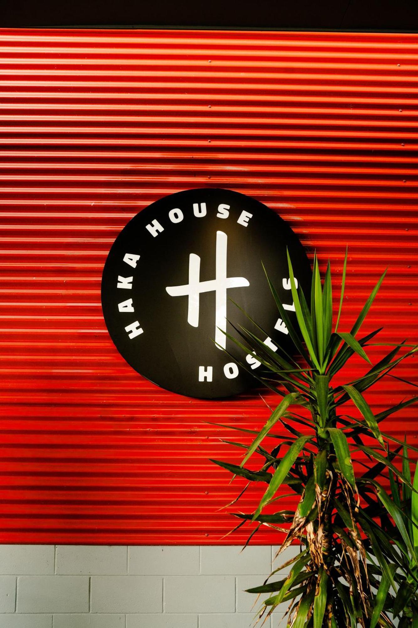 Haka House Rotorua Hostel Exterior photo Haka House